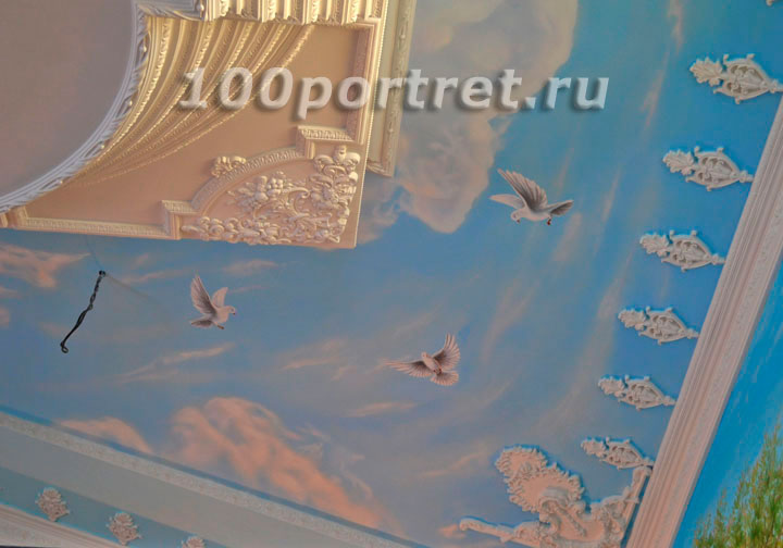 Художественная роспись потолка банкетного зала голуби в небе